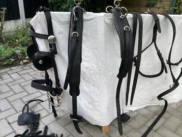 Tweespan schofttuigen  full ,broek,hoodstel ,staartriem ed beschikbaar voor biedingen