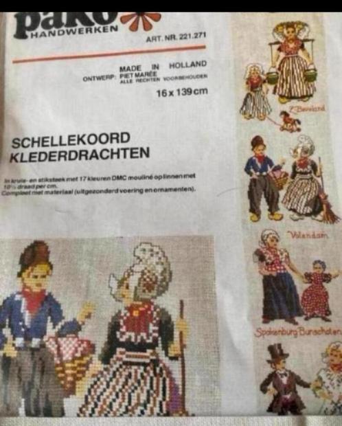 BORDUURPATROON PAKO KLEDERDRACHTEN+ MEER, Hobby en Vrije tijd, Borduren en Borduurmachines, Zo goed als nieuw, Patroon, Handborduren