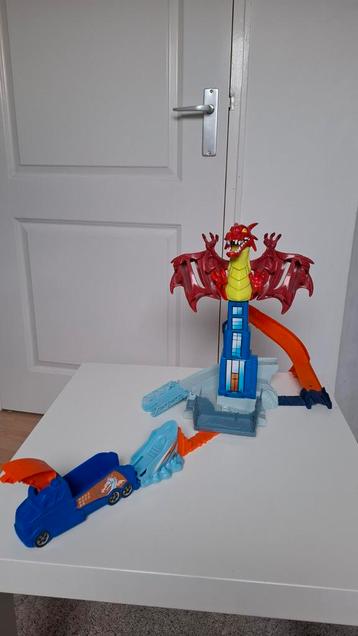 Hot Wheels Draken Racebaan beschikbaar voor biedingen