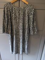 G264 Yaya mt 38 jurk grijs zwart noppen, Kleding | Dames, Maat 38/40 (M), Verzenden, Zo goed als nieuw, Knielengte