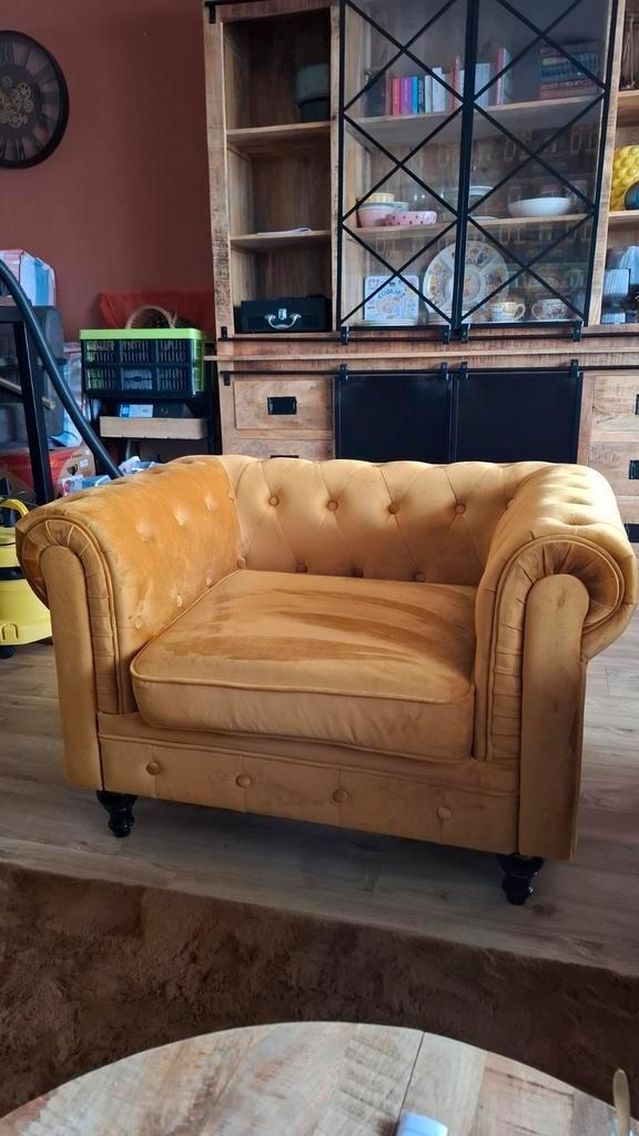 Beliani, chesterfield, fauteuil, Huis en Inrichting, Kasten | Dressoirs, Zo goed als nieuw, 50 tot 100 cm, 25 tot 50 cm, Ophalen