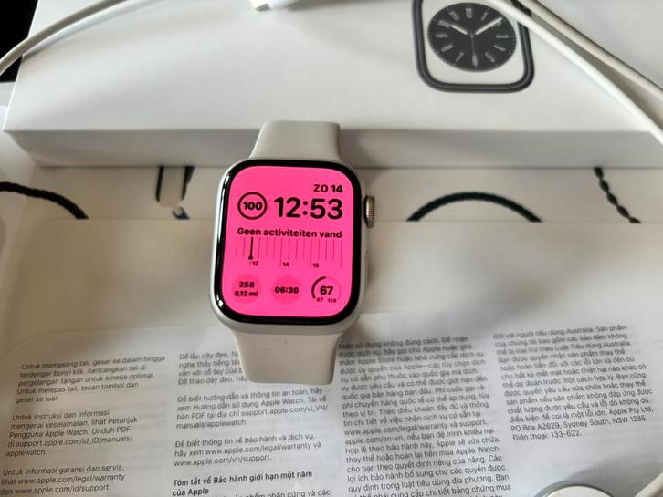 Apple watch series 8 Starlight Aluminium met veel bandjes!, Sieraden, Tassen en Uiterlijk, Smartwatches, Zo goed als nieuw, iOS