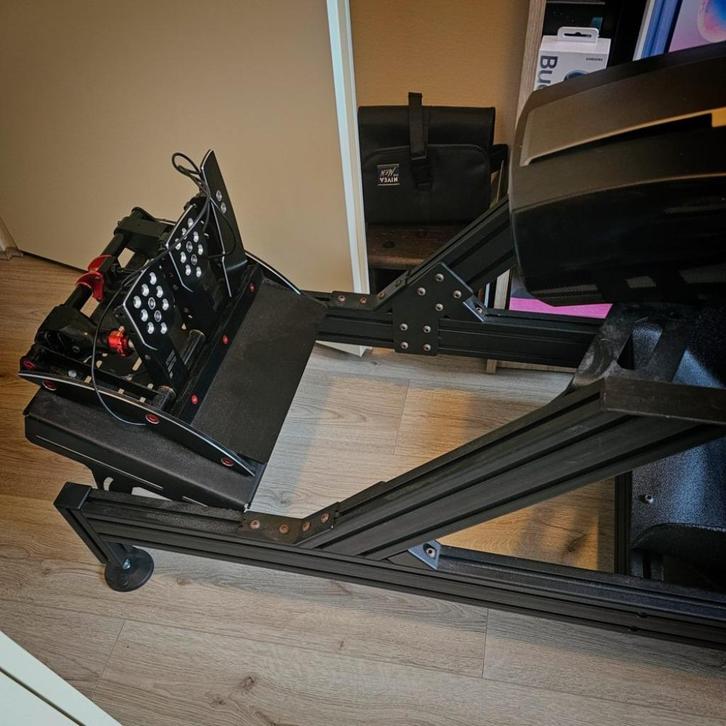 Complete Fanatec SimRig, Spelcomputers en Games, Spelcomputers | Sony PlayStation Consoles | Accessoires, Zo goed als nieuw, PlayStation 4