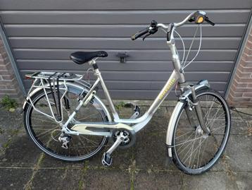 Gazelle Murcia damesfiets. Wit / zilver. 26 inch beschikbaar voor biedingen