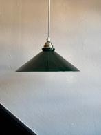 Vintage groene melkglas Franse driehoek keukenkap hanglamp, Huis en Inrichting, Lampen | Hanglampen, Ophalen of Verzenden, Zo goed als nieuw