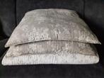 Sprei bedsprei taupe/wit  tweepersoons met twee sierkussens, Huis en Inrichting, Gebruikt, Wit, Overige typen, Tweepersoons