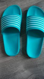 Badslippers, Ophalen of Verzenden, Zo goed als nieuw, Sneakers of Gympen