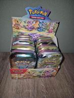 Geopend! 8 tins + display Pokemon Prismatic, Hobby en Vrije tijd, Verzamelkaartspellen | Pokémon, Ophalen, Nieuw, Overige typen