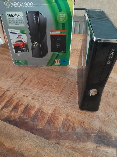 Xbox360  gaat niet aan, Spelcomputers en Games, Spelcomputers | Xbox 360, Niet werkend, Zonder controller, Ophalen of Verzenden