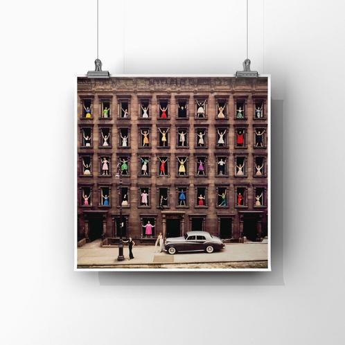 Ormond Gigli | girls in de window 1960 | fine art kleur, Huis en Inrichting, Woonaccessoires | Wanddecoraties, Nieuw, Ophalen of Verzenden