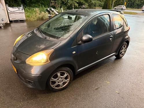 Toyota Aygo 1.0 12V Vvt-i 3DRS MMT 2006 Grijs, Auto's, Toyota, Particulier, Aygo, Elektrische ramen, Radio, Benzine, A, Hatchback
