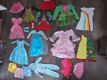 Zak vol mooie verkleedkleren meisjes - maten 110 tot 128 beschikbaar voor biedingen