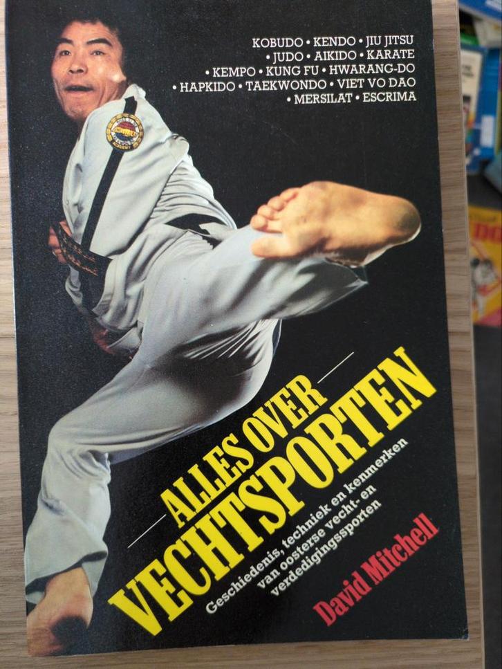 Alles Over Vechtsporten - David Mitchell, Boeken, Sportboeken, Gelezen, Vechtsport, Ophalen of Verzenden