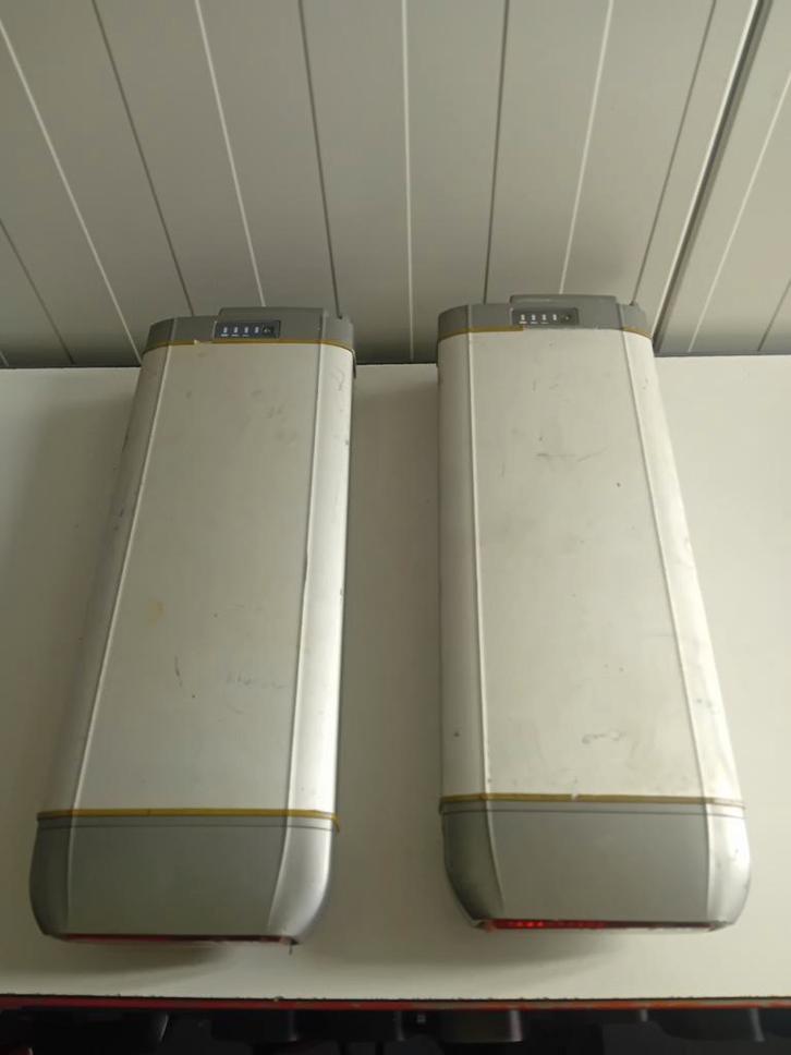 2 stuks defecte fiets accu Popal 36volt, Fietsen en Brommers, Fietsaccessoires | Fietsaccu's, Gebruikt, Ophalen of Verzenden