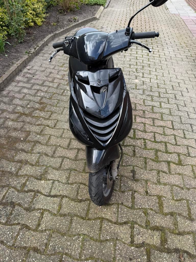 Zip 50cc 4takt, Fietsen en Brommers, Scooters | Piaggio, Ophalen, Zo goed als nieuw, Benzine, Zip