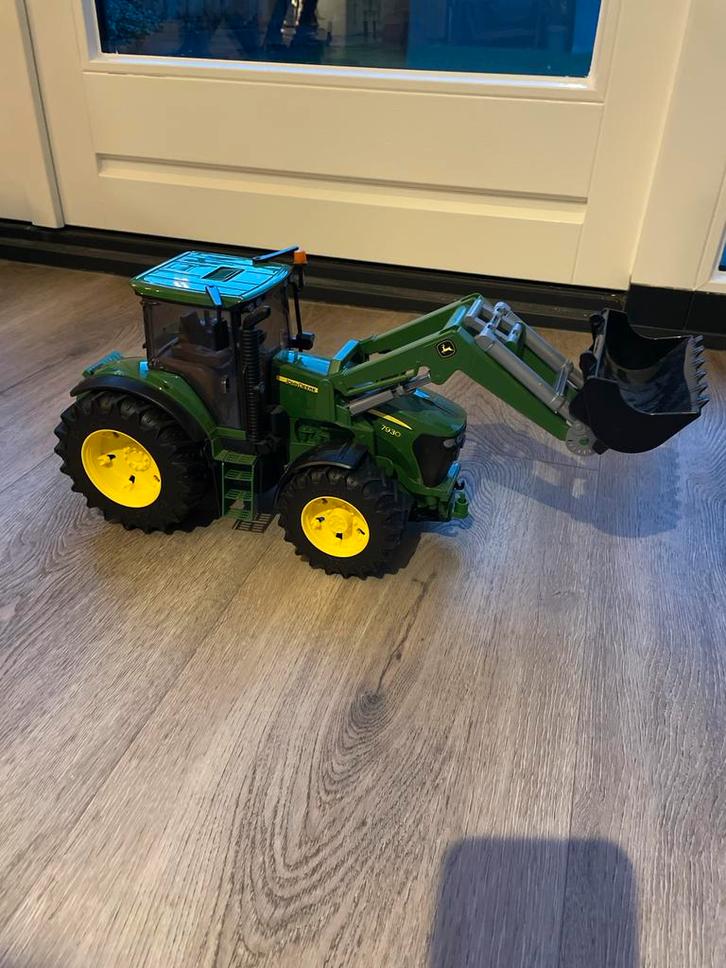John Deere 7930 Tractor met voorlader - Bruder, Kinderen en Baby's, Speelgoed | Speelgoedvoertuigen, Zo goed als nieuw, Ophalen