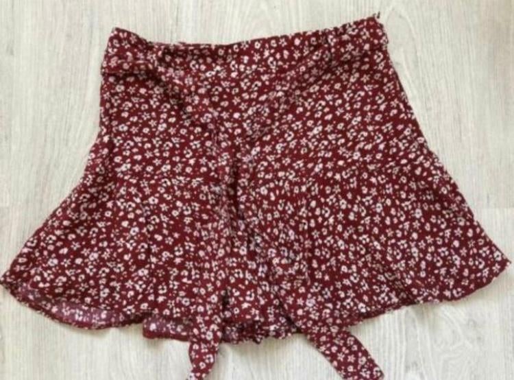 ZARA NIEUW rood rokje bloemetje met vast broekje , mt S 36, Zara, Nieuw, Ophalen of Verzenden, Maat 36 (S)