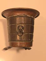 Antiek zeldzaam koperen bakje leeuwenpoten  leeuwenkoppen, Ophalen of Verzenden, Koper