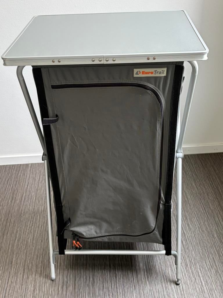 Eurotrail kastje met 2 opberk vakken, Caravans en Kamperen, Ophalen, Zo goed als nieuw, Campingkast