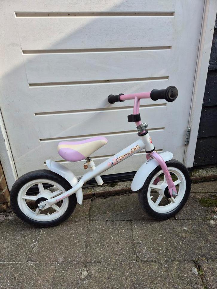 Roze-wit kinder-loopfiets, Fietsen en Brommers, Fietsen | Kinderfietsjes, Gebruikt, Minder dan 16 inch, Ophalen