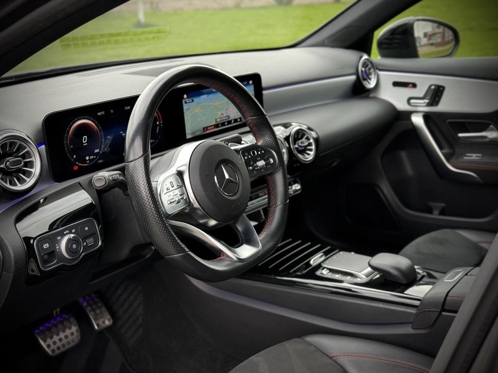 Mercedes A-klasse 250 e AMG Panoramadak|Keyless|Night pakket, Gebruikt, Euro 6, 4 cilinders, Bedrijf