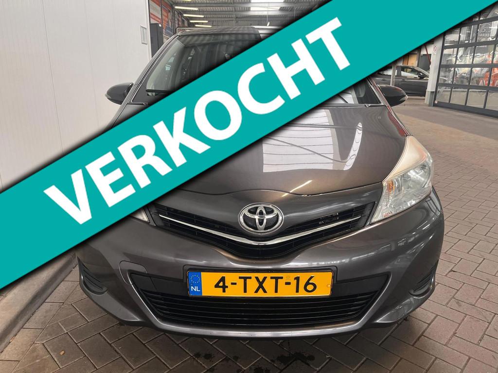 Toyota Yaris 1.3 VVT-i Now, Voorwielaandrijving, Euro 5, 4 cilinders, 990 kg