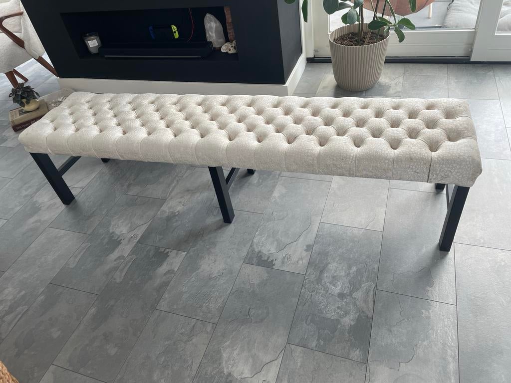 Lange bank met gecapitonneerde zitting, Ophalen, Gebruikt, Minder dan 75 cm, Driepersoons