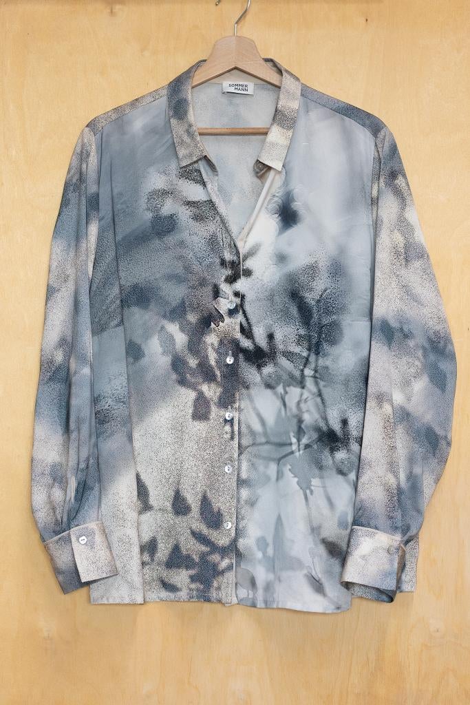 Sommermann satijn blouse met prnt grijs ijsblauw 44 XL, Kleding | Dames, Sommermann, Maat 42/44 (L), Ophalen of Verzenden, Zo goed als nieuw