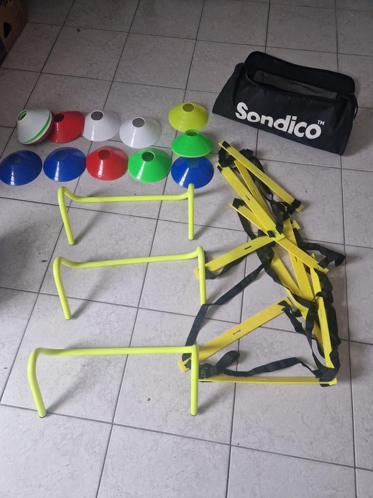 Voetbal trainingsset: pionnen, horden en ladder, Sport en Fitness, Maat XS of kleiner, Ophalen, Gebruikt, Overige typen