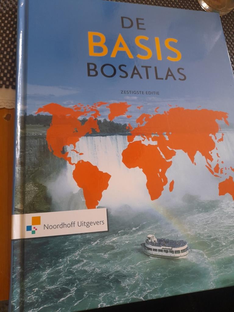 De Basis Bosatlas Zestigste Editie, Boeken, Ophalen of Verzenden, Zo goed als nieuw, Wereld, Bosatlas
