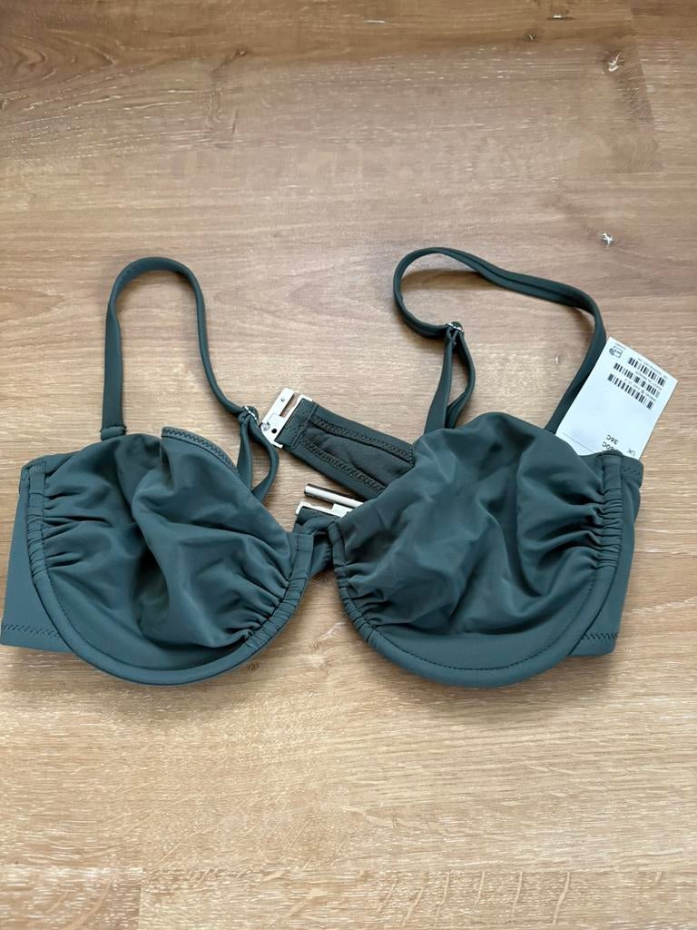 Nieuwe bikini groen H&M top 80C en broekje maat 44, Ophalen of Verzenden, Nieuw, Groen, Bikini