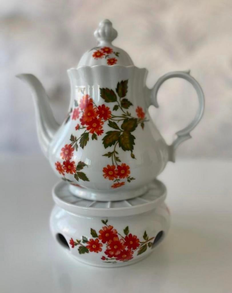 Porseleinen Theepot met Theelichthouder  Winterling Bavaria, Ophalen