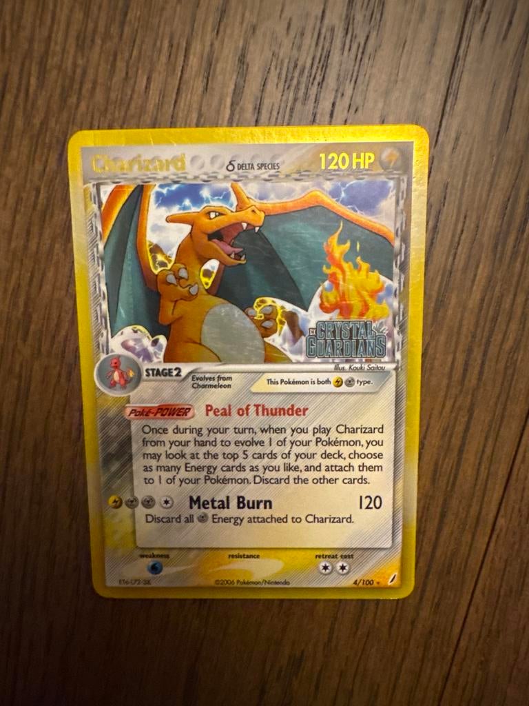 Pokémon Charizard Delta Species kaart, Ophalen of Verzenden, Zo goed als nieuw, Losse kaart, Foil