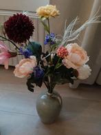 VAAS MET KUNSTBLOEMEN., Huis en Inrichting, Woonaccessoires | Vazen, Ophalen of Verzenden, Overige kleuren, Glas, Minder dan 50 cm
