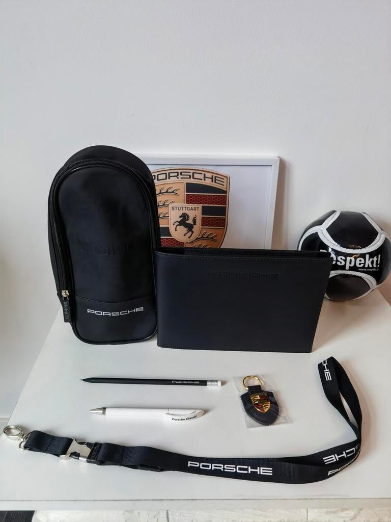 Lot 6 X Porsche accessoires

Porsche Etui voor olie fles in, Ophalen of Verzenden, Nieuw