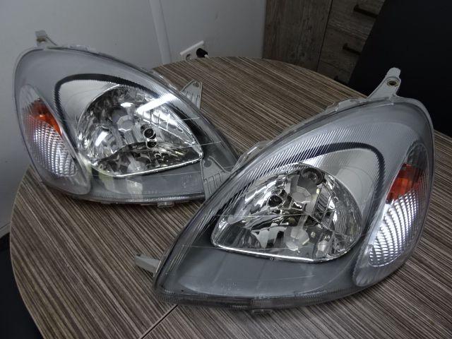 Koplamp Toyota Yaris bj 2004 links en rechts complete set ZG, Gebruikt, -, -, Ophalen of Verzenden