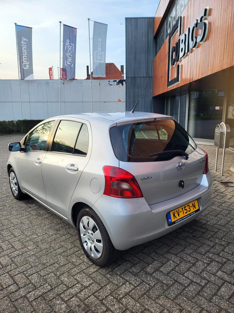 Toyota Yaris 1.3 AUTOMAAT VVTi Sol 16V MMT airco, 40 €/maand, 750 kg, 4 cilinders, Bedrijf