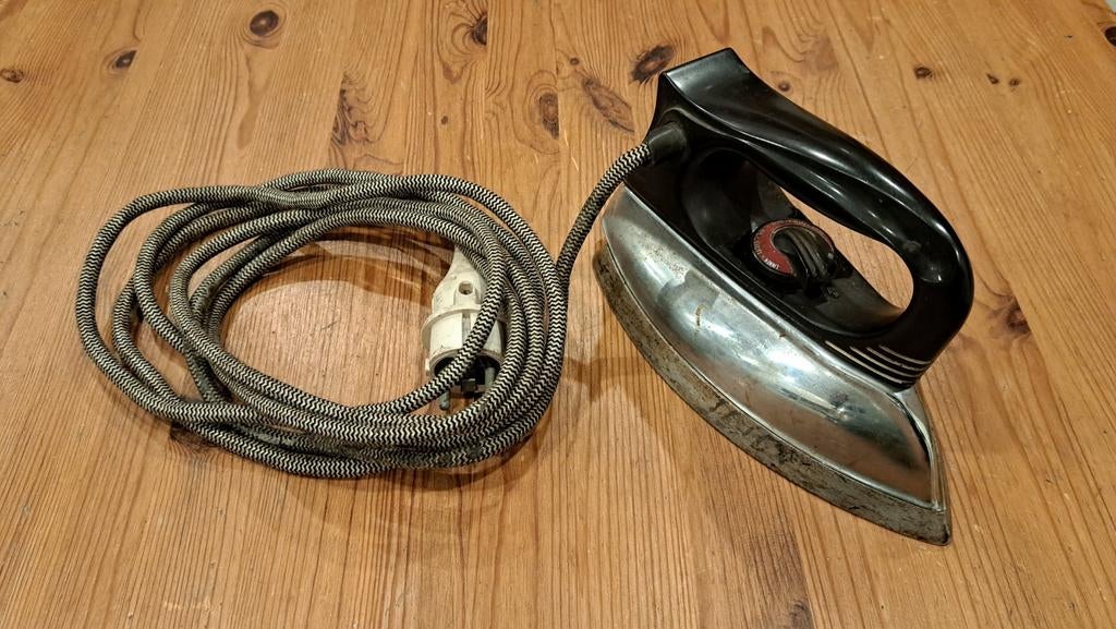 Vintage AEG strijkijzer, Ophalen of Verzenden