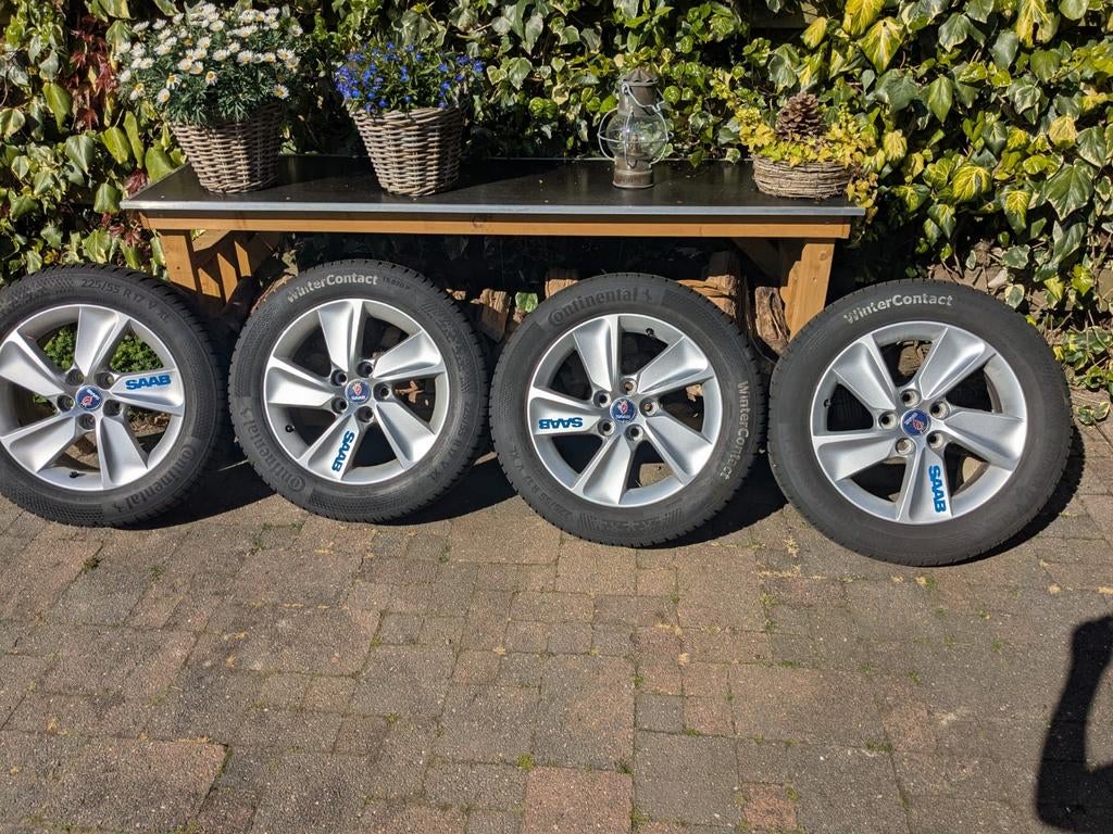 Originele Saab 95 velgen met (bijna) nieuwe winterbanden, Auto-onderdelen, Ophalen, 17 inch, Winterbanden, 225 mm