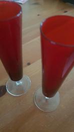 Rode champagne glazen, 2 stuk, 20 cm, Huis en Inrichting, Keuken | Servies, Glas of Glazen, Gebruikt, Ophalen of Verzenden, Glas
