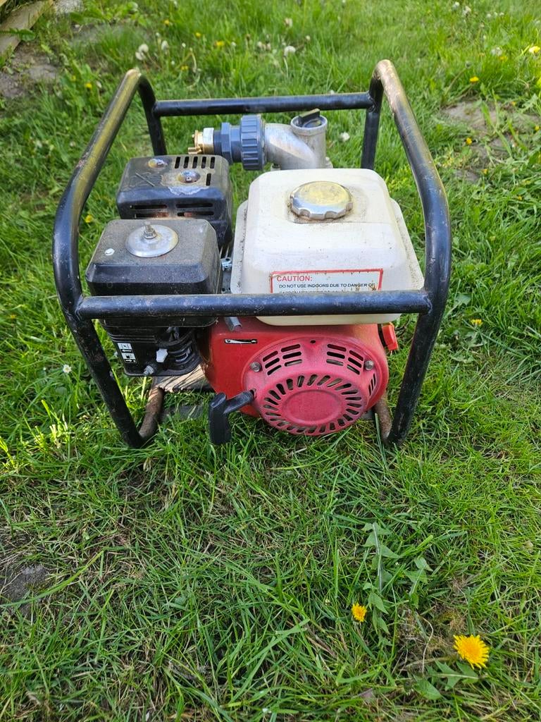 Benzine waterpomp, Tuin en Terras, Ophalen, Gebruikt, Handmatig