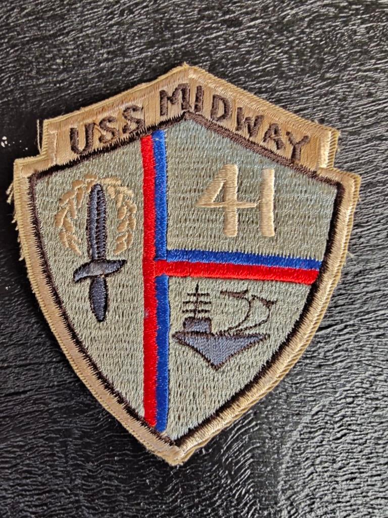 Vietnam War USS MIDWAY CVA-41 Aircraft Carrier US Navy Ship, Ophalen of Verzenden, Marine, Amerika, Embleem of Badge