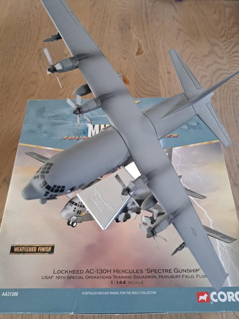 Corgi 1:144 Lockheed AC-130 Hercules USAF Spectre gunship, Ophalen of Verzenden, Zo goed als nieuw, 1:72 tot 1:144, Overige merken