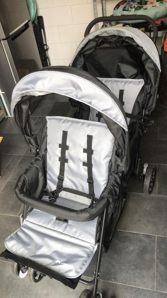 Dubbele buggy, Kinderen en Baby's, Buggy's, Ophalen, Zo goed als nieuw