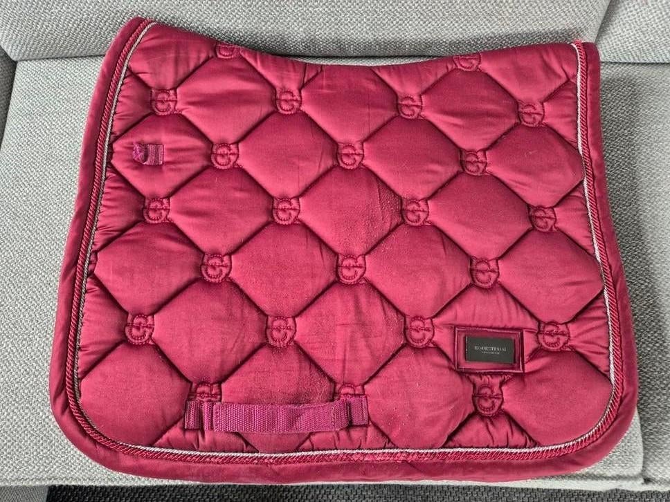 Equestrian stockholm zadeldekje cob dressuur Bordeaux, Dieren en Toebehoren, Ophalen of Verzenden