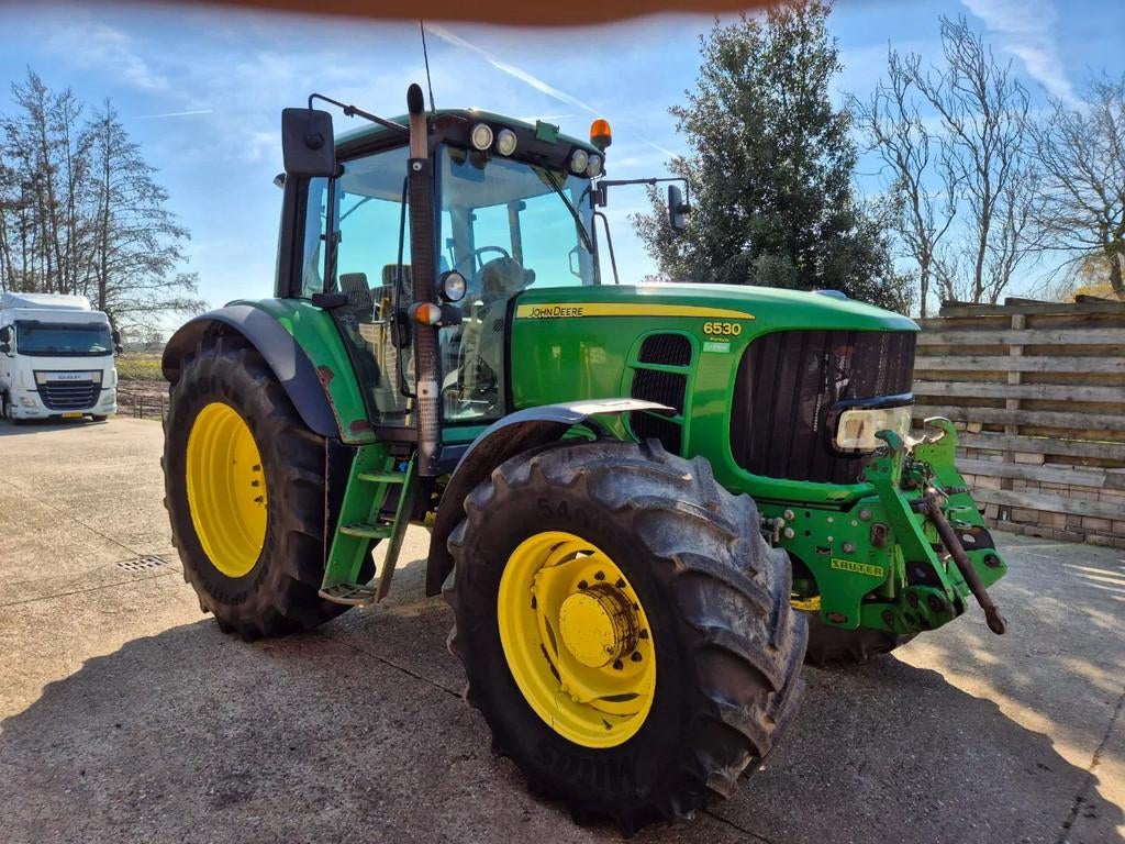 John Deere 6530 Premium Fronthef+PTO (bj 2008), Zakelijke goederen, Agrarisch | Tractoren, Gebruikt, 120 tot 160 Pk, John Deere
