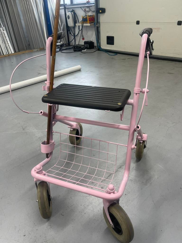 Roze rollator, Ophalen of Verzenden, Zo goed als nieuw