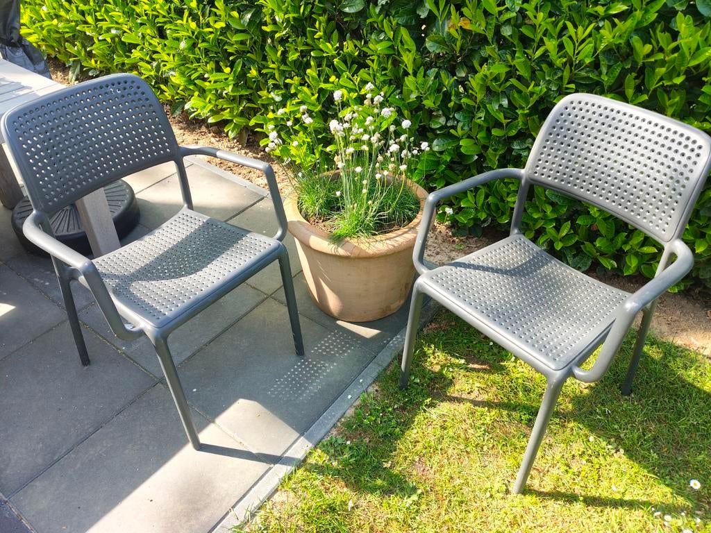 Twee stapelbare NARDI tuinstoelen, Ophalen, Kunststof, Stapelbaar