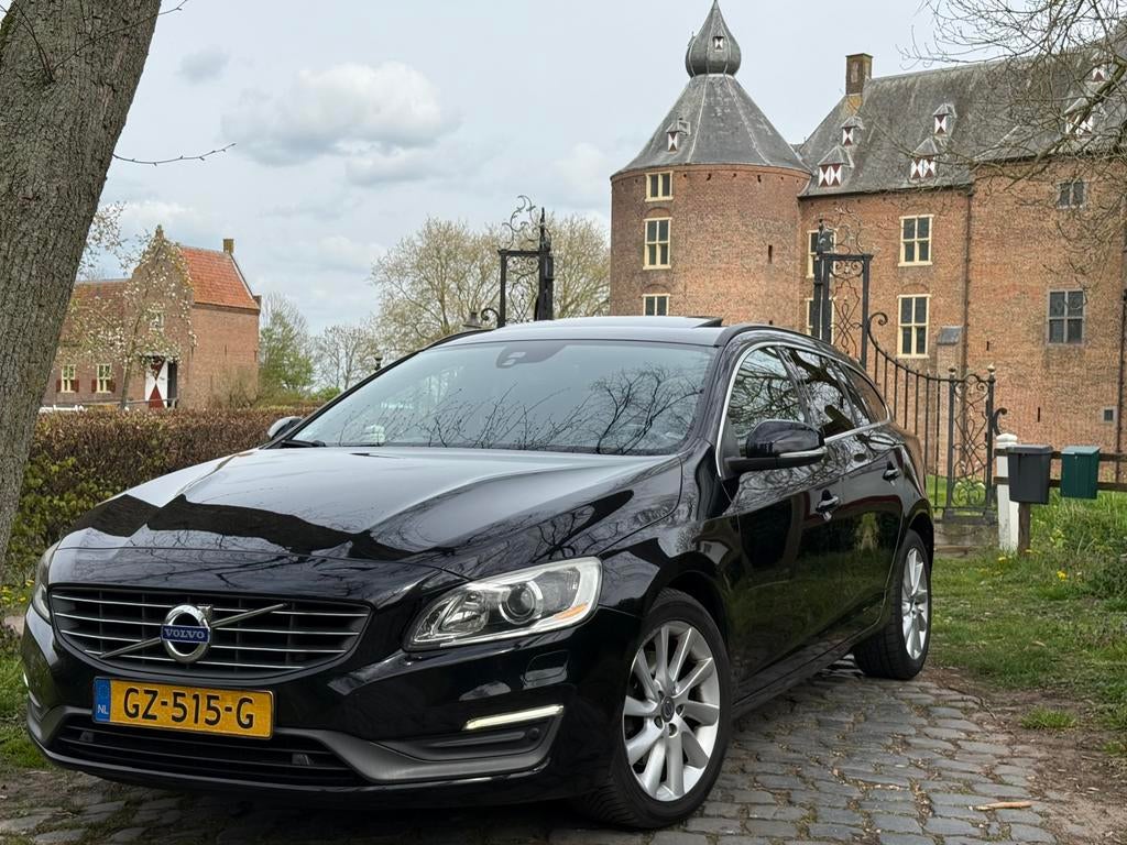 Volvo V60 2.0 D4 2014 | Momentum + schuif/kantel dak, Auto's, Voorwielaandrijving, Stof, 1800 kg, 4 cilinders