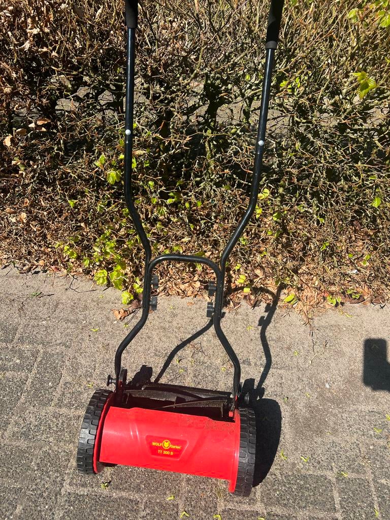 Wolf-Garten TT 300 S Handgrasmaaier - Compact en Efficiënt, Gebruikt, Handgrasmaaier, Ophalen of Verzenden, 30 t/m 39 cm